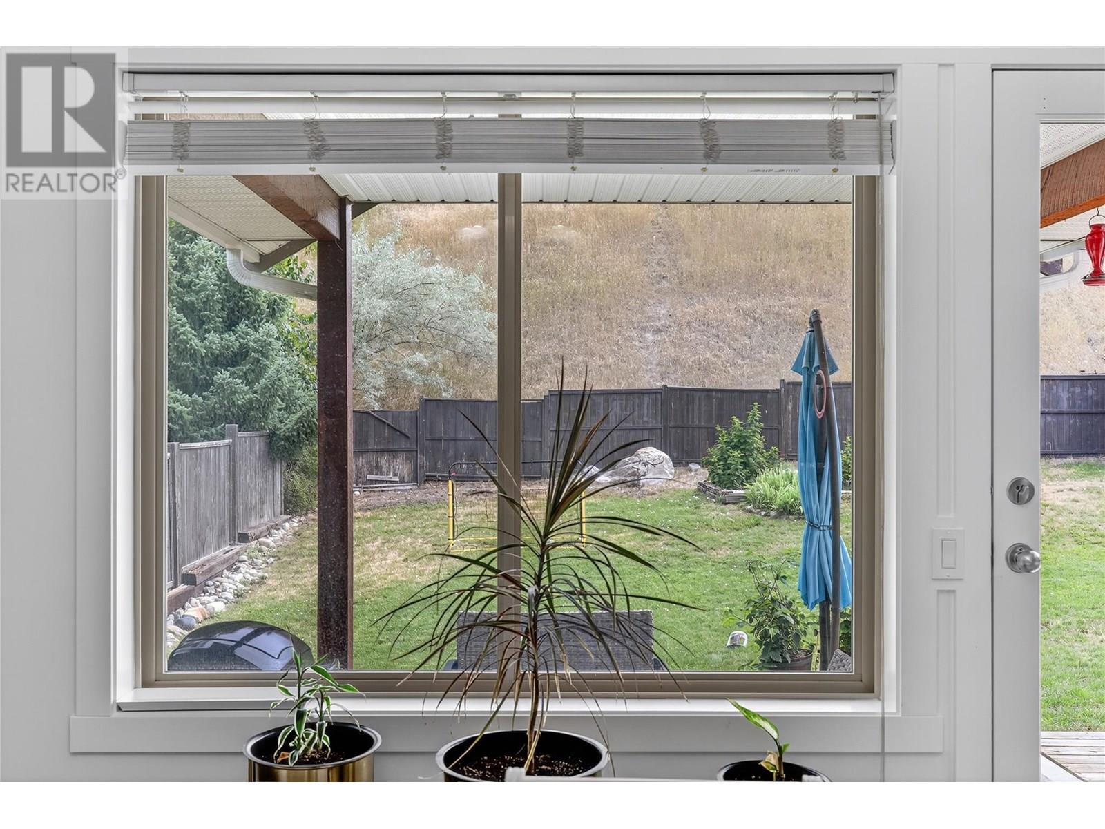 982 Paret Crescent. Kelowna, British Columbia