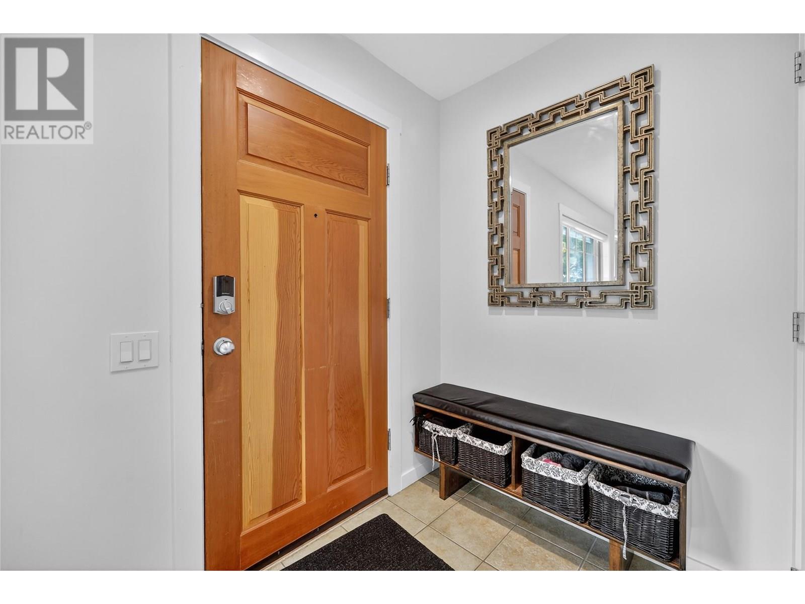 982 Paret Crescent. Kelowna, British Columbia