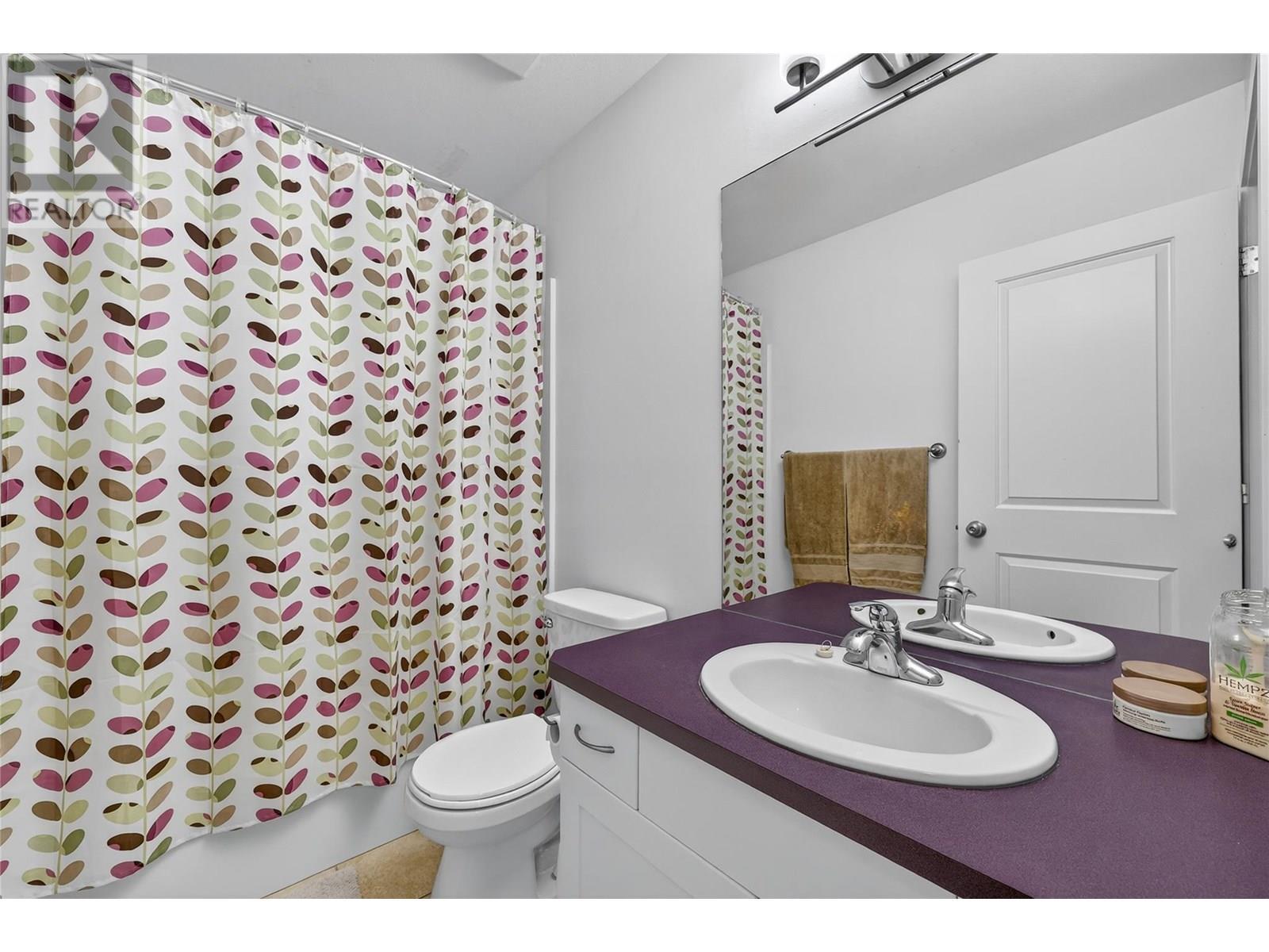 982 Paret Crescent. Kelowna, British Columbia