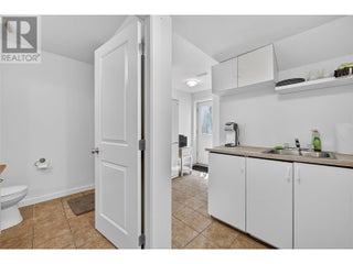 982 Paret Crescent. Kelowna, British Columbia