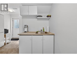 982 Paret Crescent. Kelowna, British Columbia