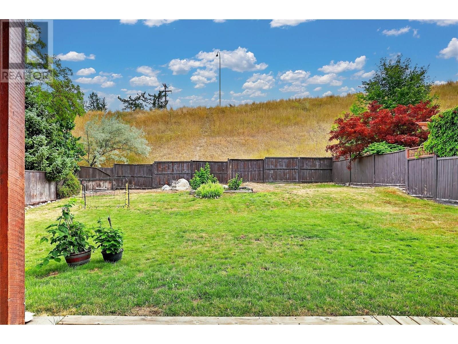 982 Paret Crescent. Kelowna, British Columbia