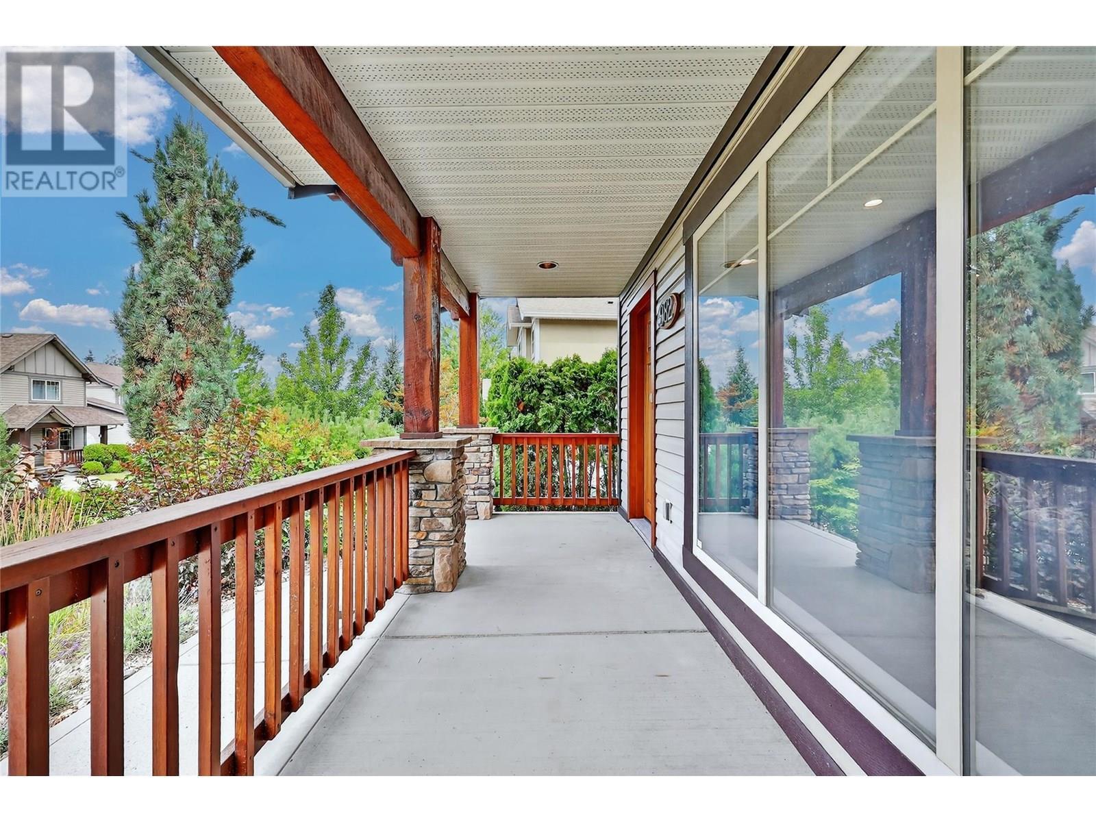982 Paret Crescent. Kelowna, British Columbia