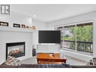 982 Paret Crescent. Kelowna, British Columbia