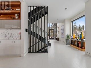 722 Highpointe Place. Kelowna, British Columbia