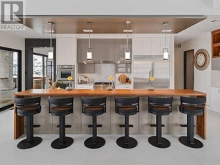 722 Highpointe Place. Kelowna, British Columbia