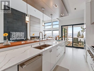 722 Highpointe Place. Kelowna, British Columbia