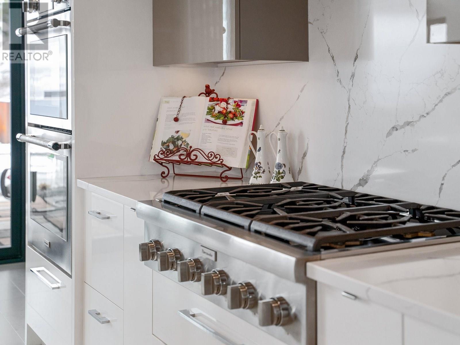 722 Highpointe Place. Kelowna, British Columbia