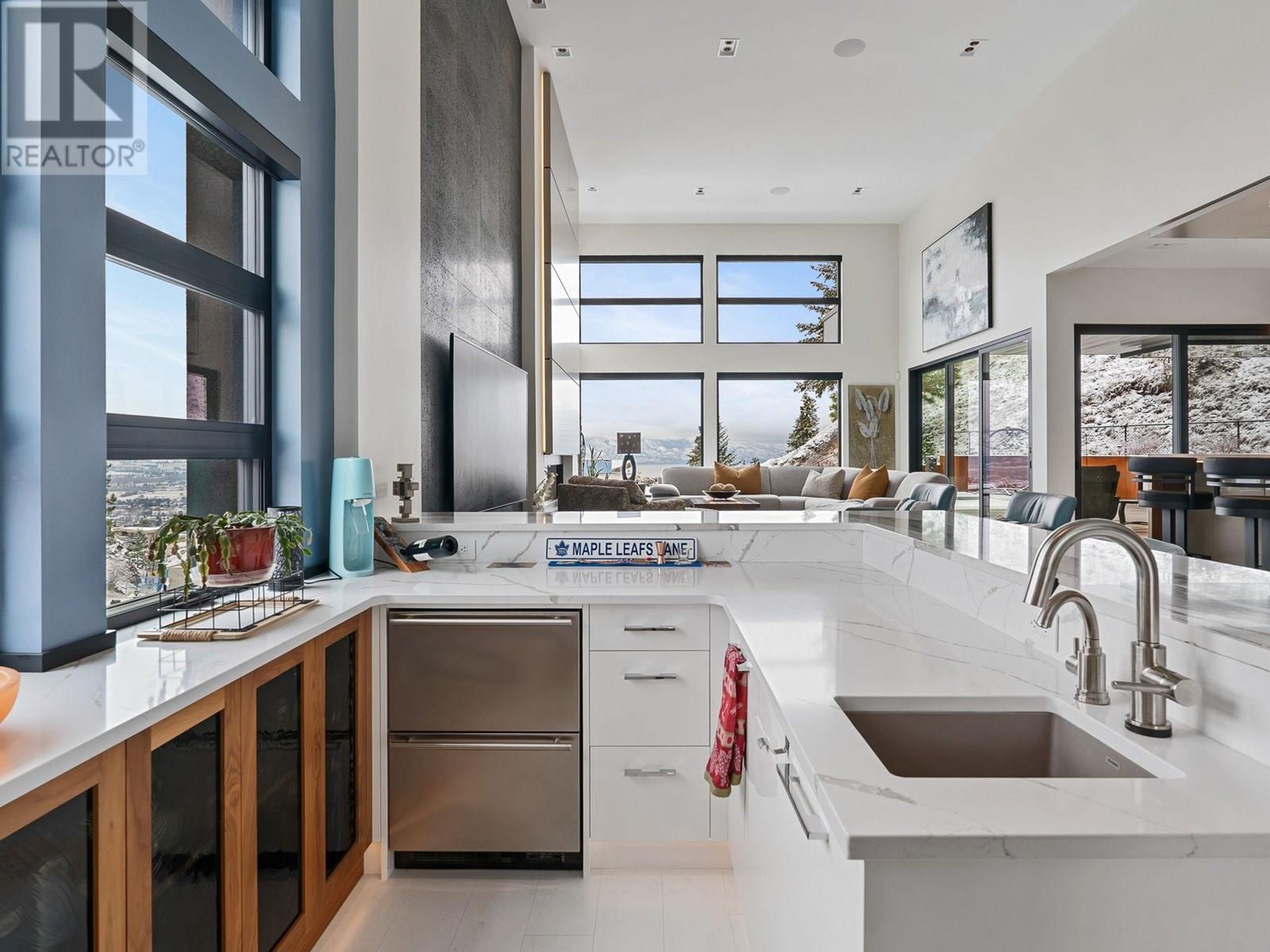 722 Highpointe Place. Kelowna, British Columbia