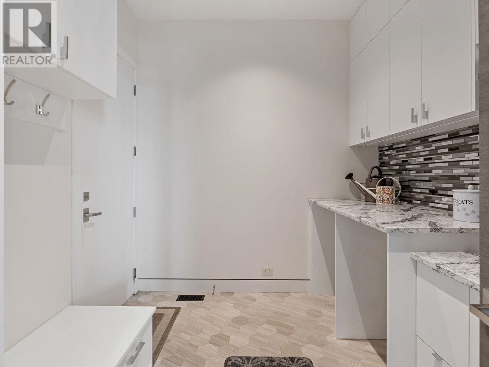 722 Highpointe Place. Kelowna, British Columbia