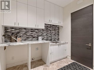 722 Highpointe Place. Kelowna, British Columbia