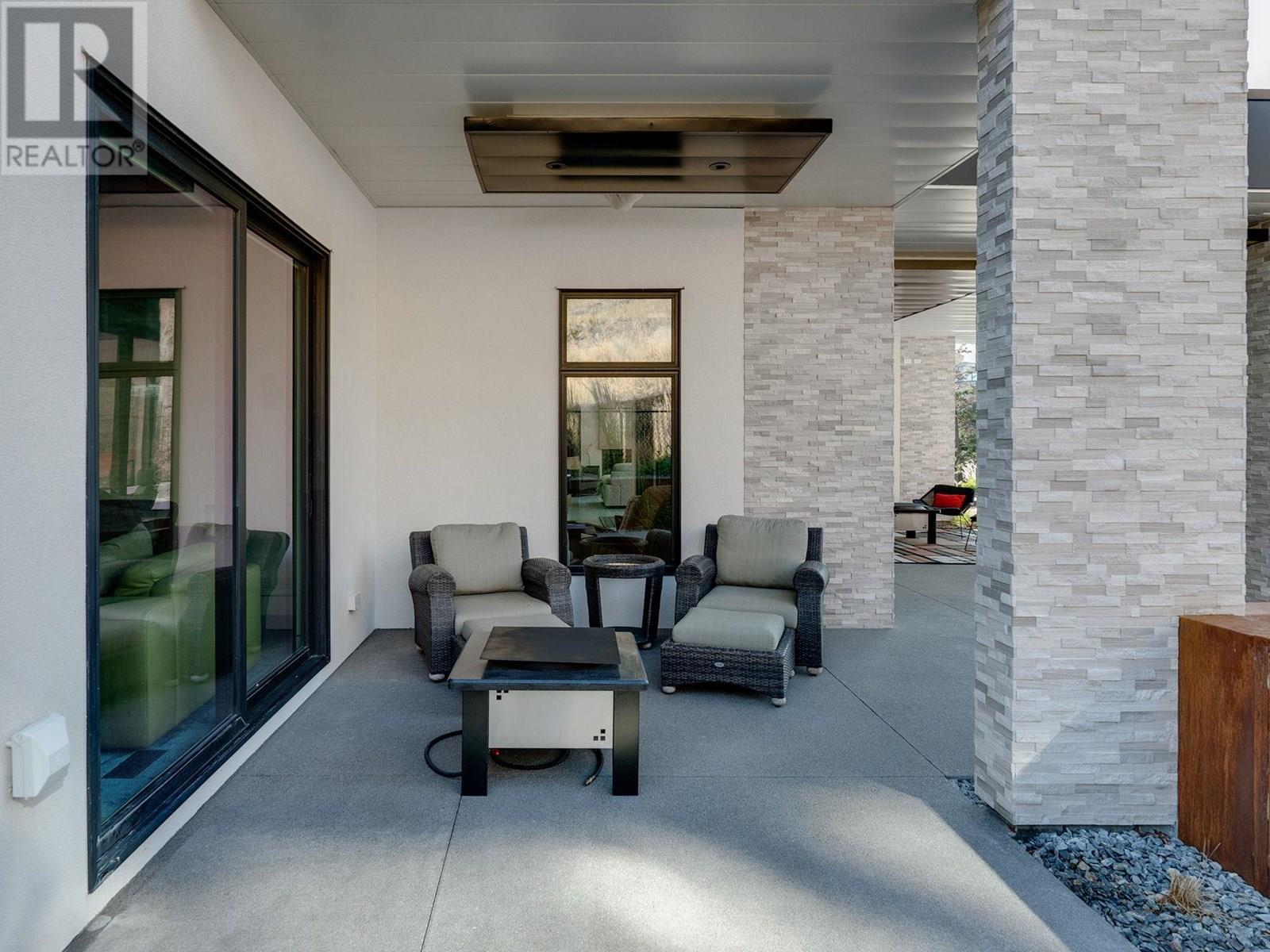 722 Highpointe Place. Kelowna, British Columbia