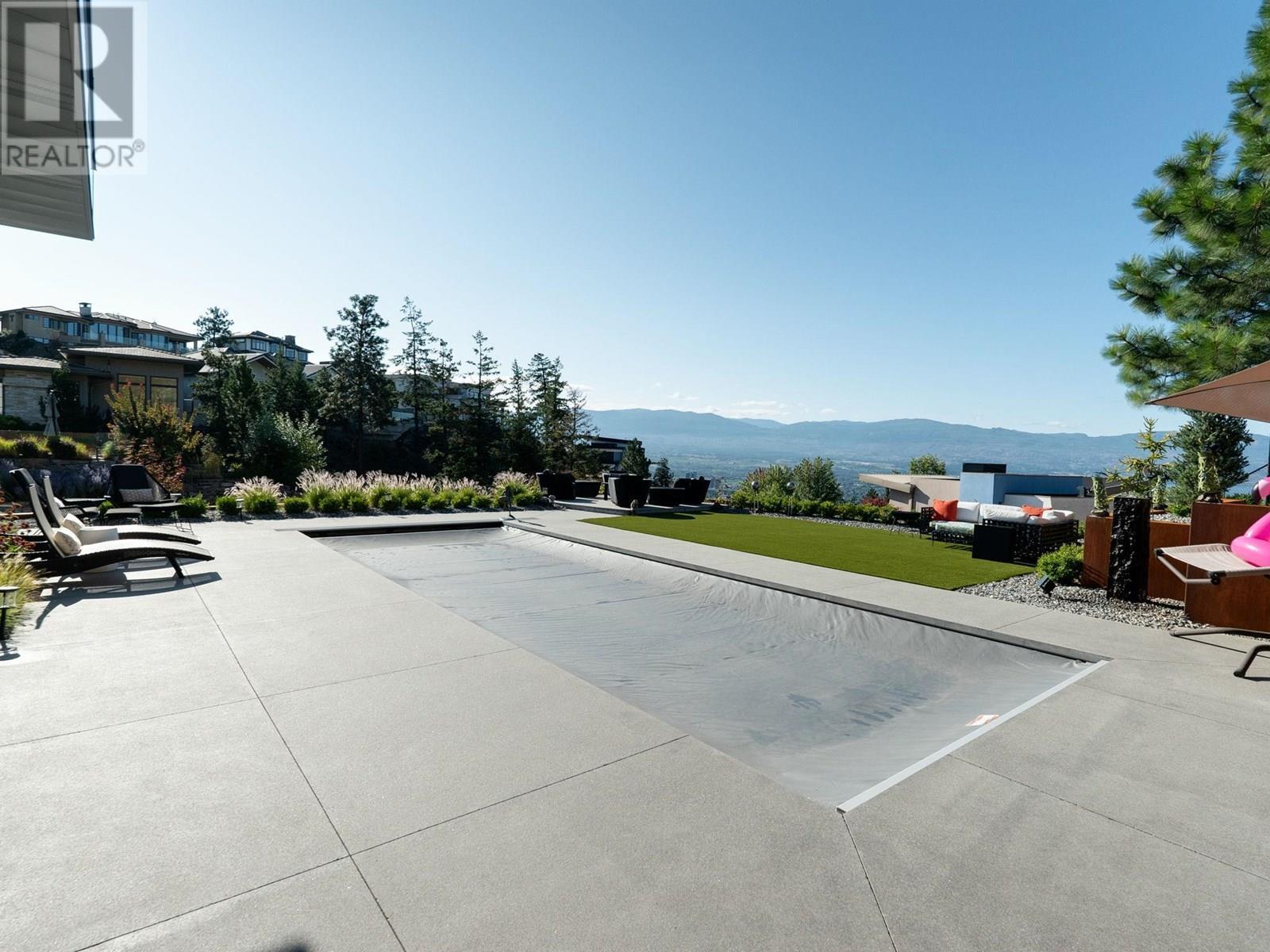 722 Highpointe Place. Kelowna, British Columbia