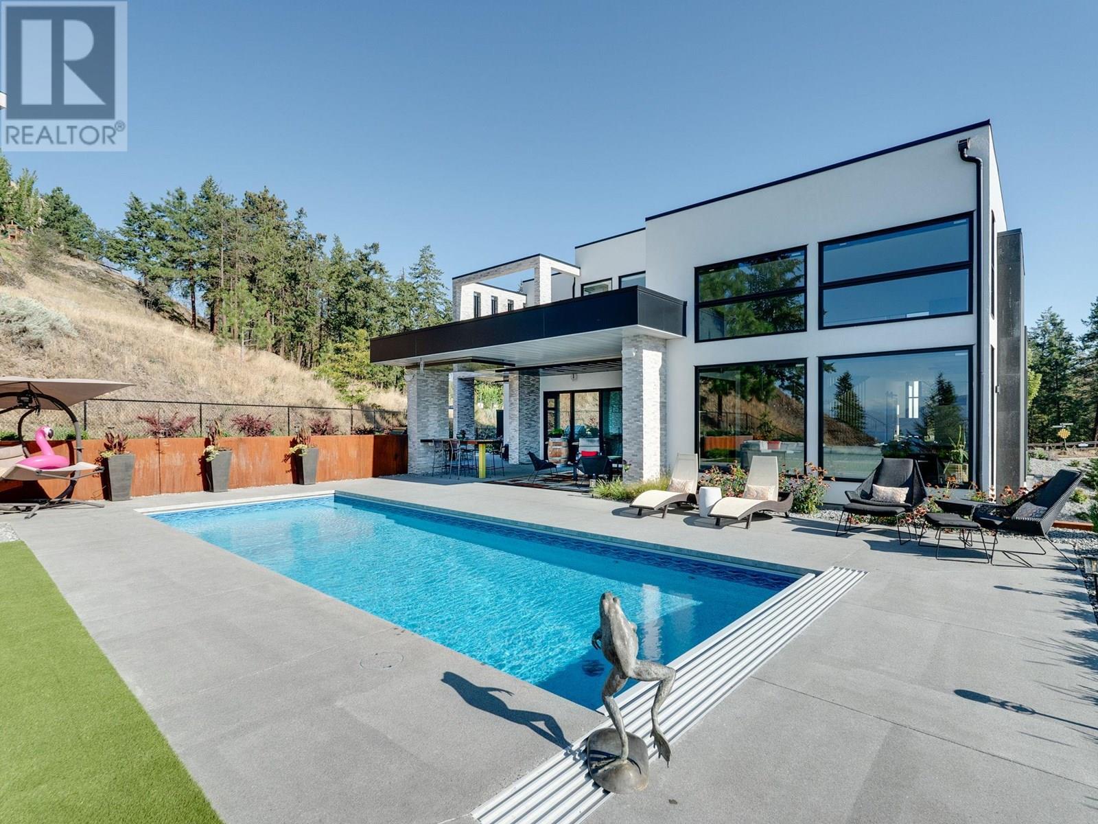 722 Highpointe Place. Kelowna, British Columbia