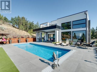 722 Highpointe Place. Kelowna, British Columbia