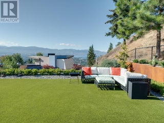 722 Highpointe Place. Kelowna, British Columbia