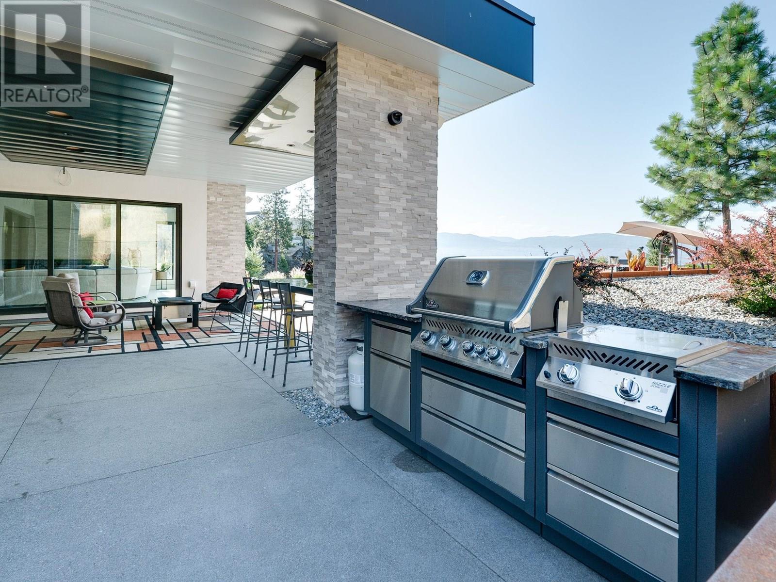 722 Highpointe Place. Kelowna, British Columbia