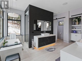 722 Highpointe Place. Kelowna, British Columbia