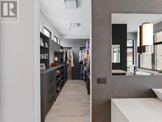 722 Highpointe Place. Kelowna, British Columbia