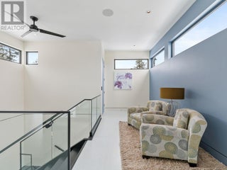 722 Highpointe Place. Kelowna, British Columbia