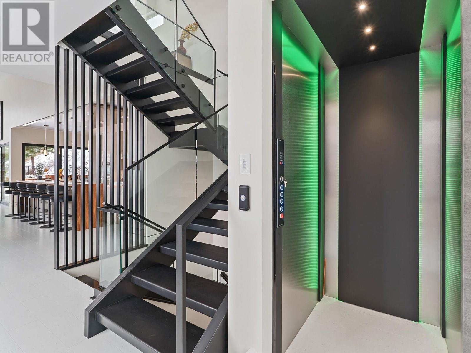 722 Highpointe Place. Kelowna, British Columbia