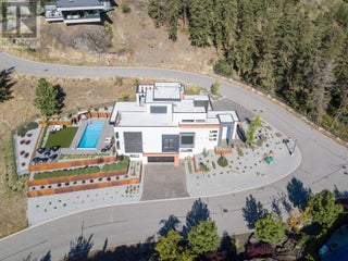 722 Highpointe Place. Kelowna, British Columbia