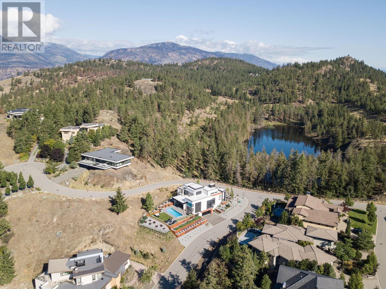 722 Highpointe Place. Kelowna, British Columbia