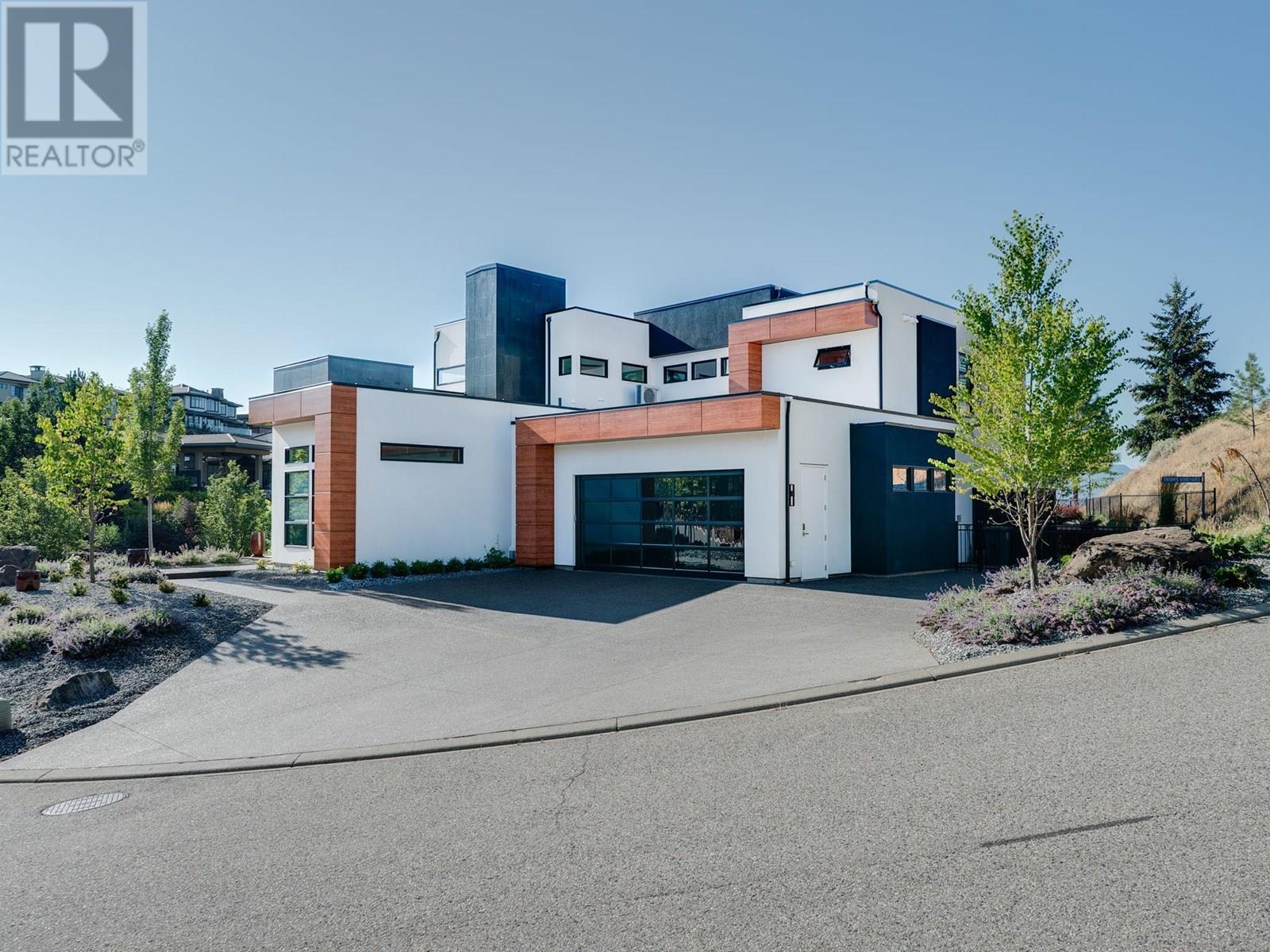 722 Highpointe Place. Kelowna, British Columbia