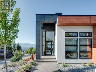 722 Highpointe Place. Kelowna, British Columbia
