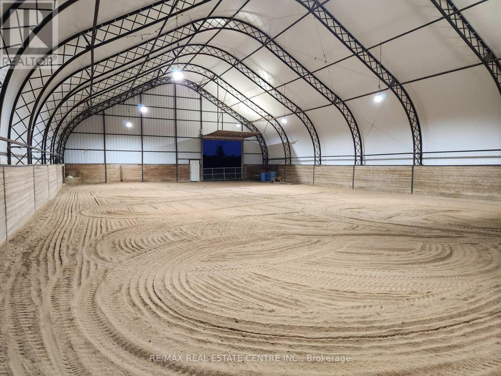 1892 Centre Road, Hamilton