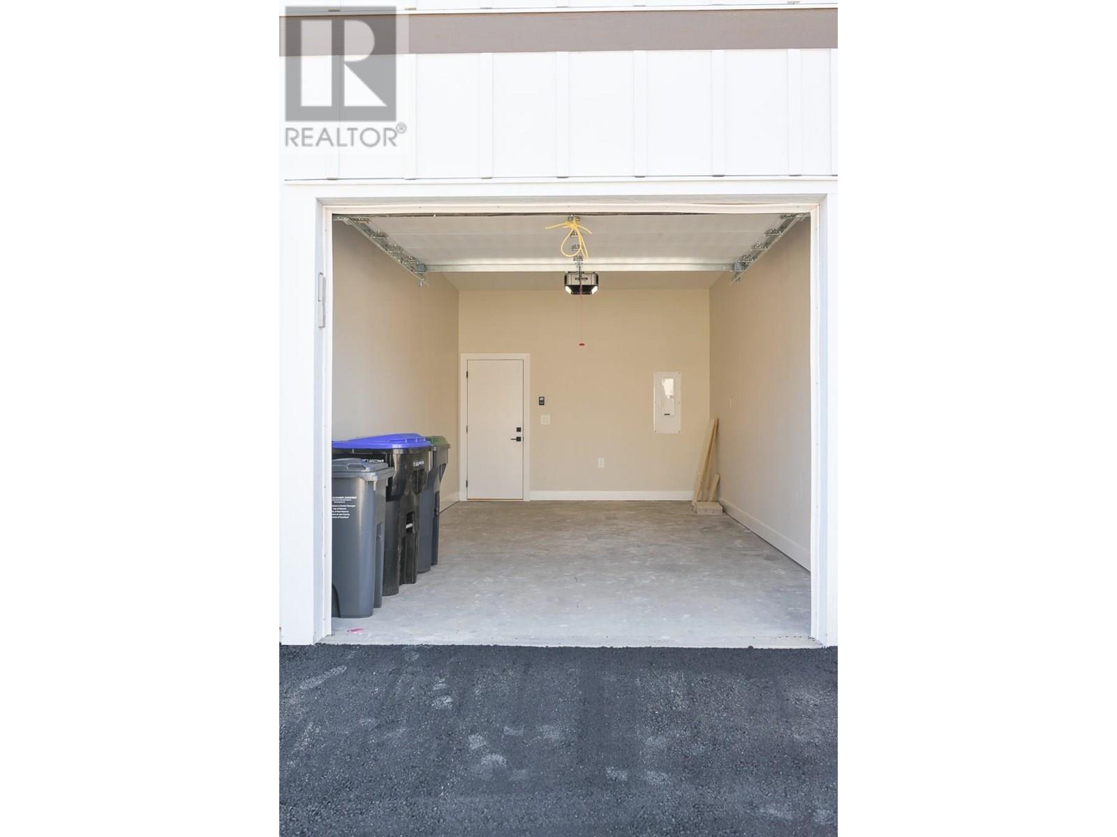 2171 Aberdeen Street. Kelowna, British Columbia