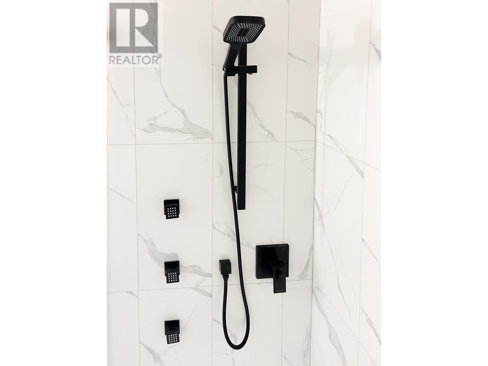 2171 Aberdeen Street. Kelowna, British Columbia