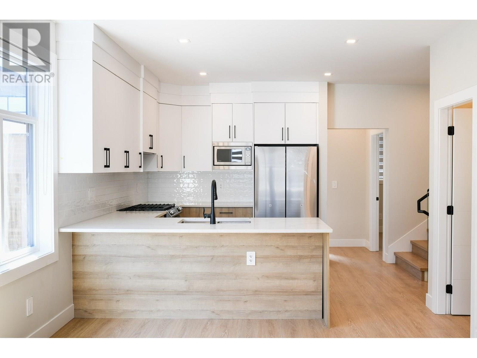 2171 Aberdeen Street. Kelowna, British Columbia