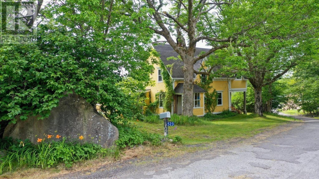 523 Mill Village East Road, Charleston