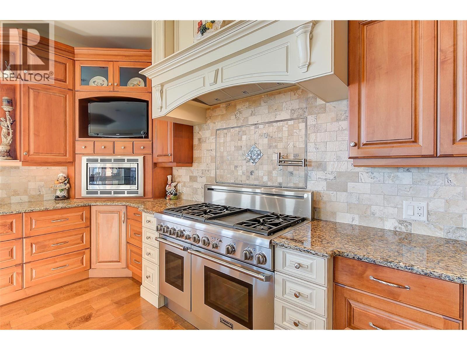 2513 Casa Palmero Drive. West Kelowna, British Columbia