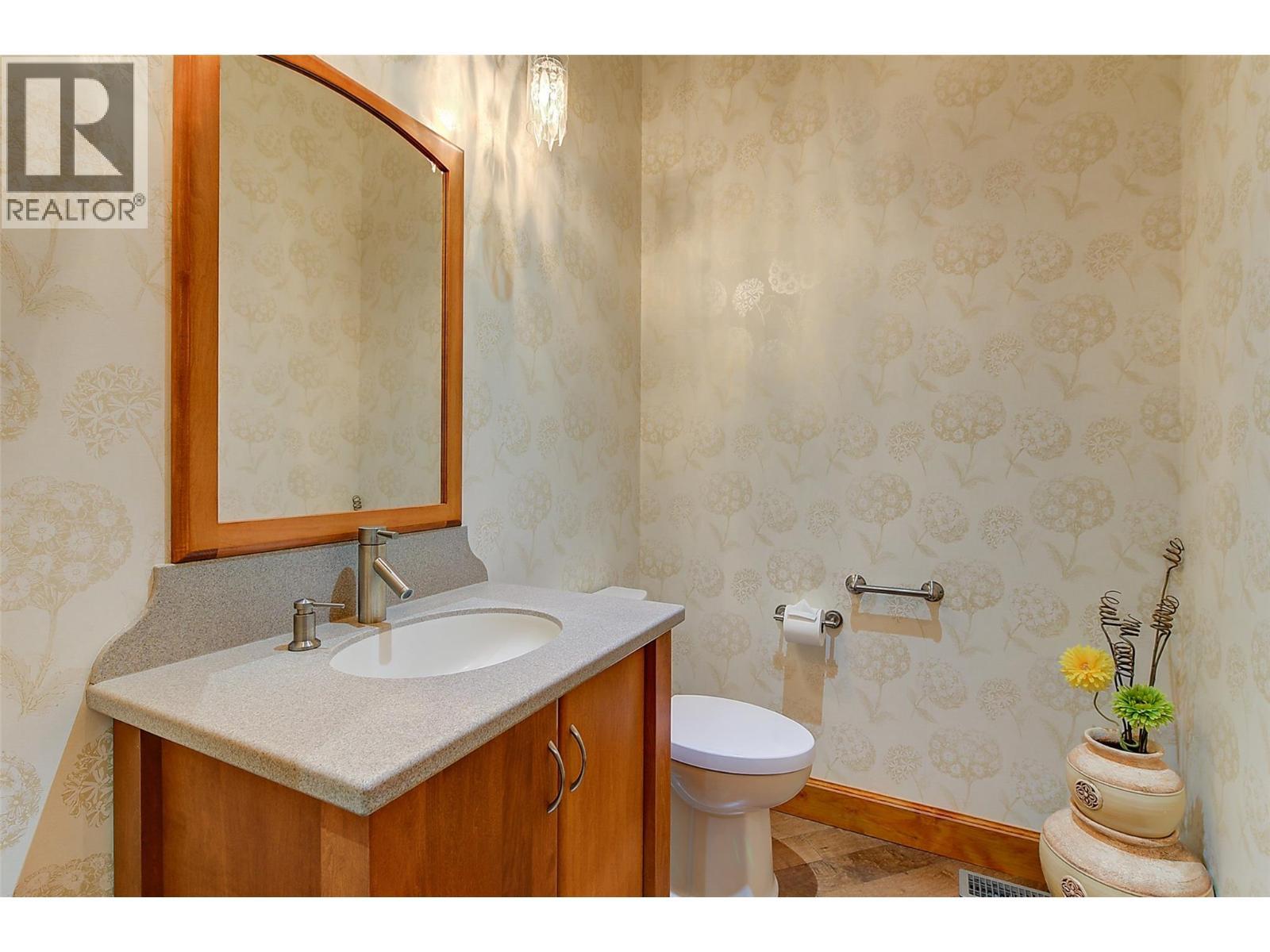 2513 Casa Palmero Drive. West Kelowna, British Columbia