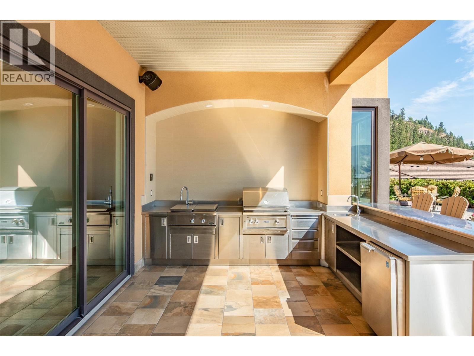 2513 Casa Palmero Drive. West Kelowna, British Columbia