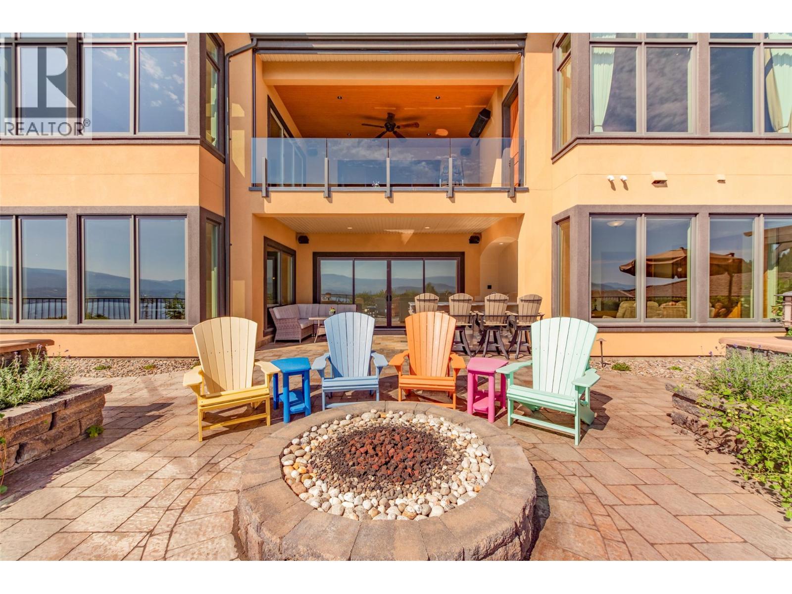 2513 Casa Palmero Drive. West Kelowna, British Columbia