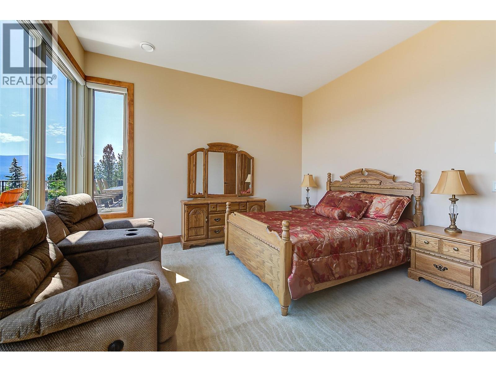 2513 Casa Palmero Drive. West Kelowna, British Columbia