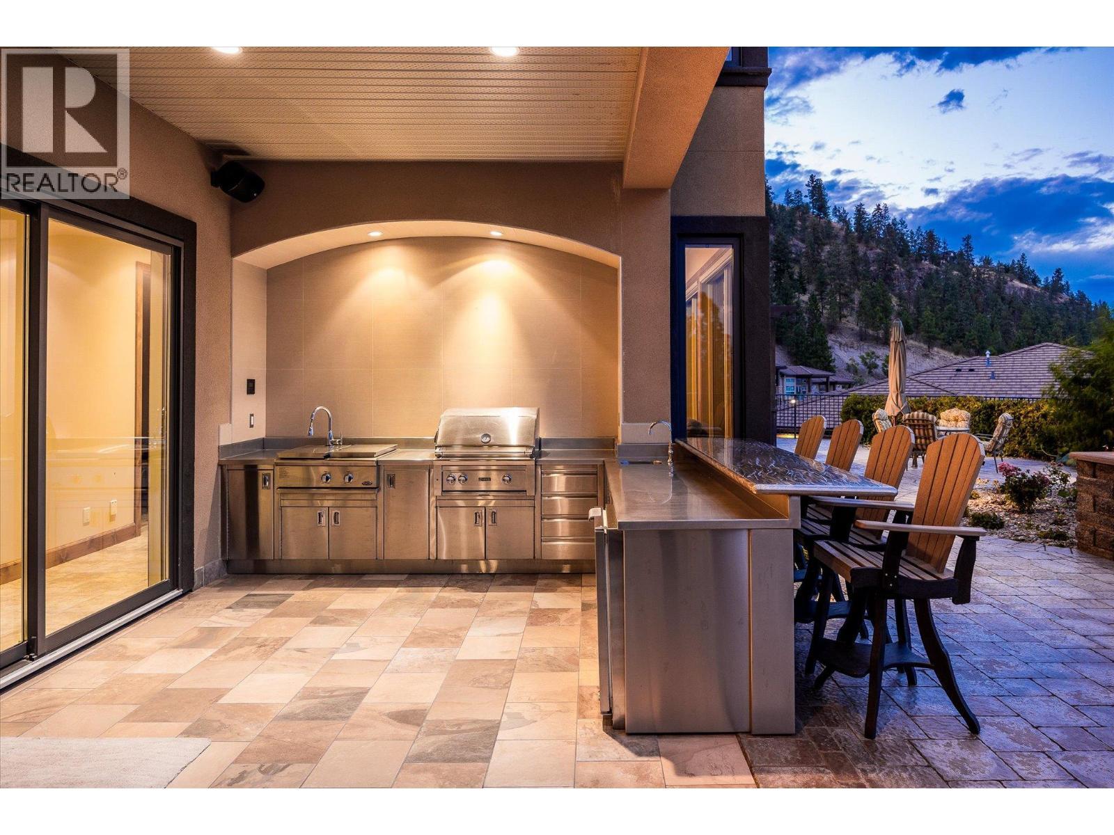 2513 Casa Palmero Drive. West Kelowna, British Columbia