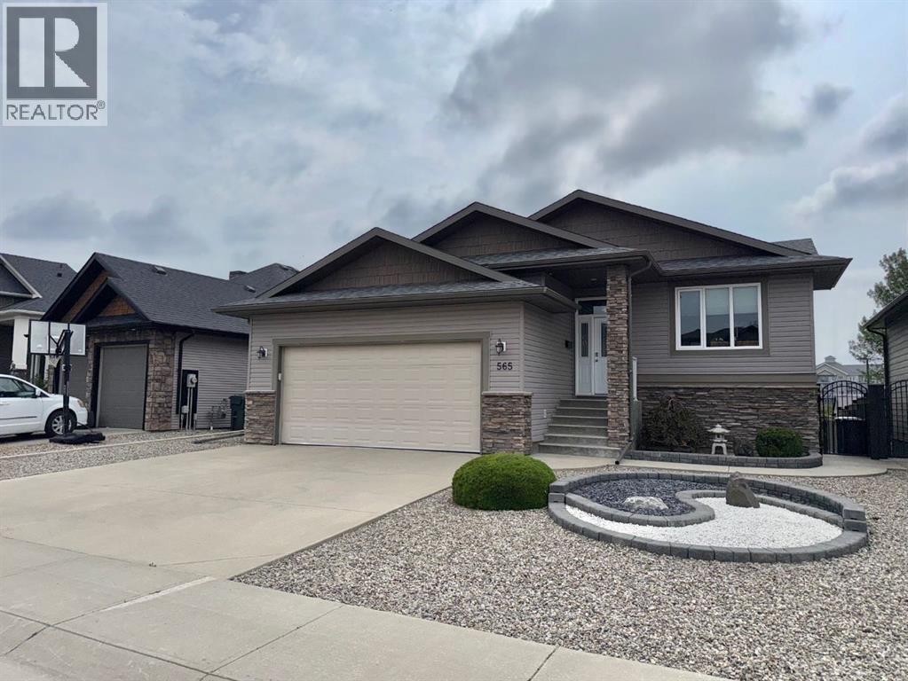 565 Edinburgh Road W, Lethbridge