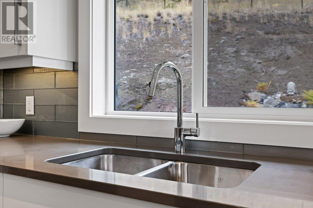 288 Upper Canyon Drive N. Kelowna, British Columbia