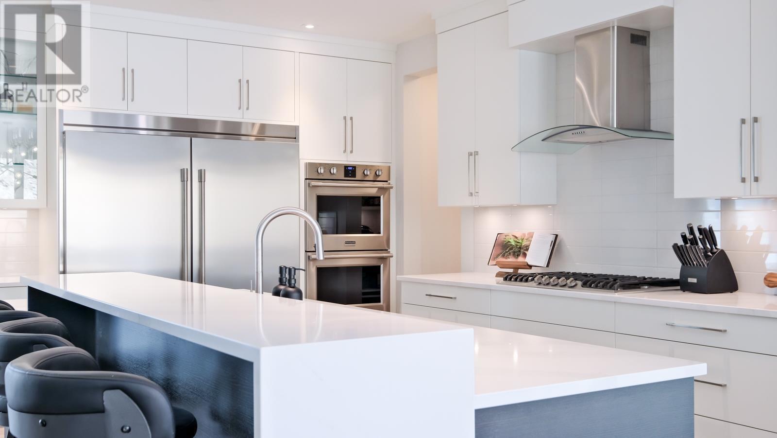 740 Pinehaven Court. Kelowna, British Columbia