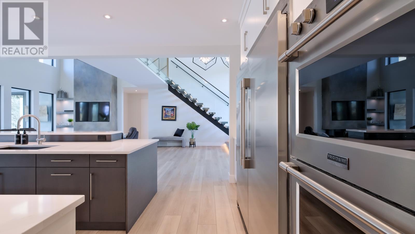 740 Pinehaven Court. Kelowna, British Columbia