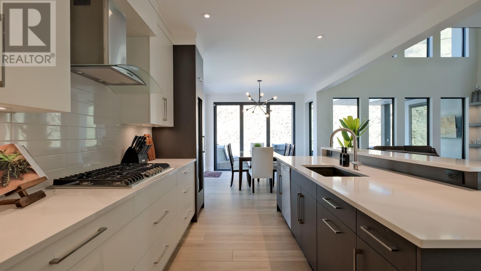 740 Pinehaven Court. Kelowna, British Columbia