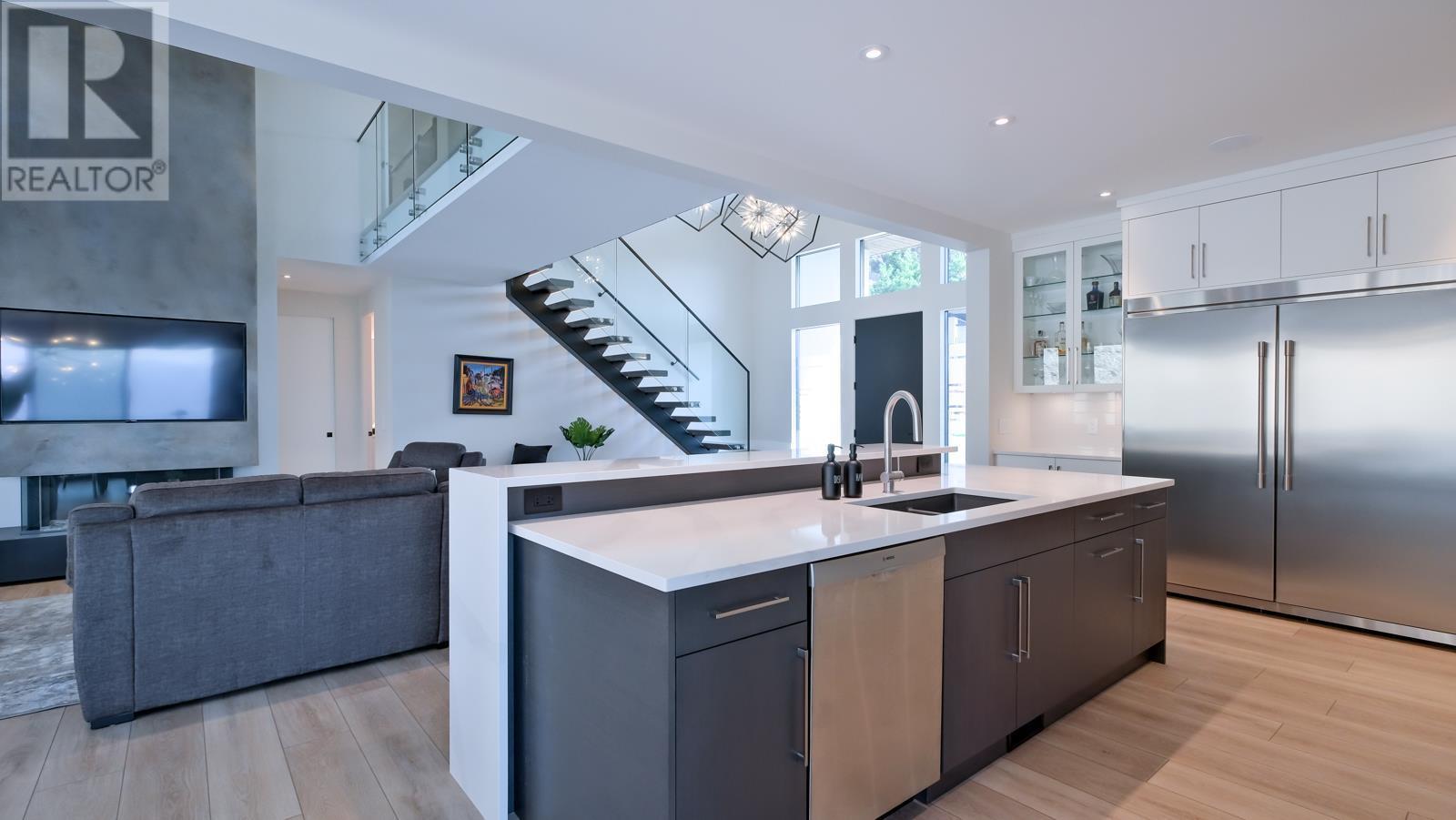 740 Pinehaven Court. Kelowna, British Columbia