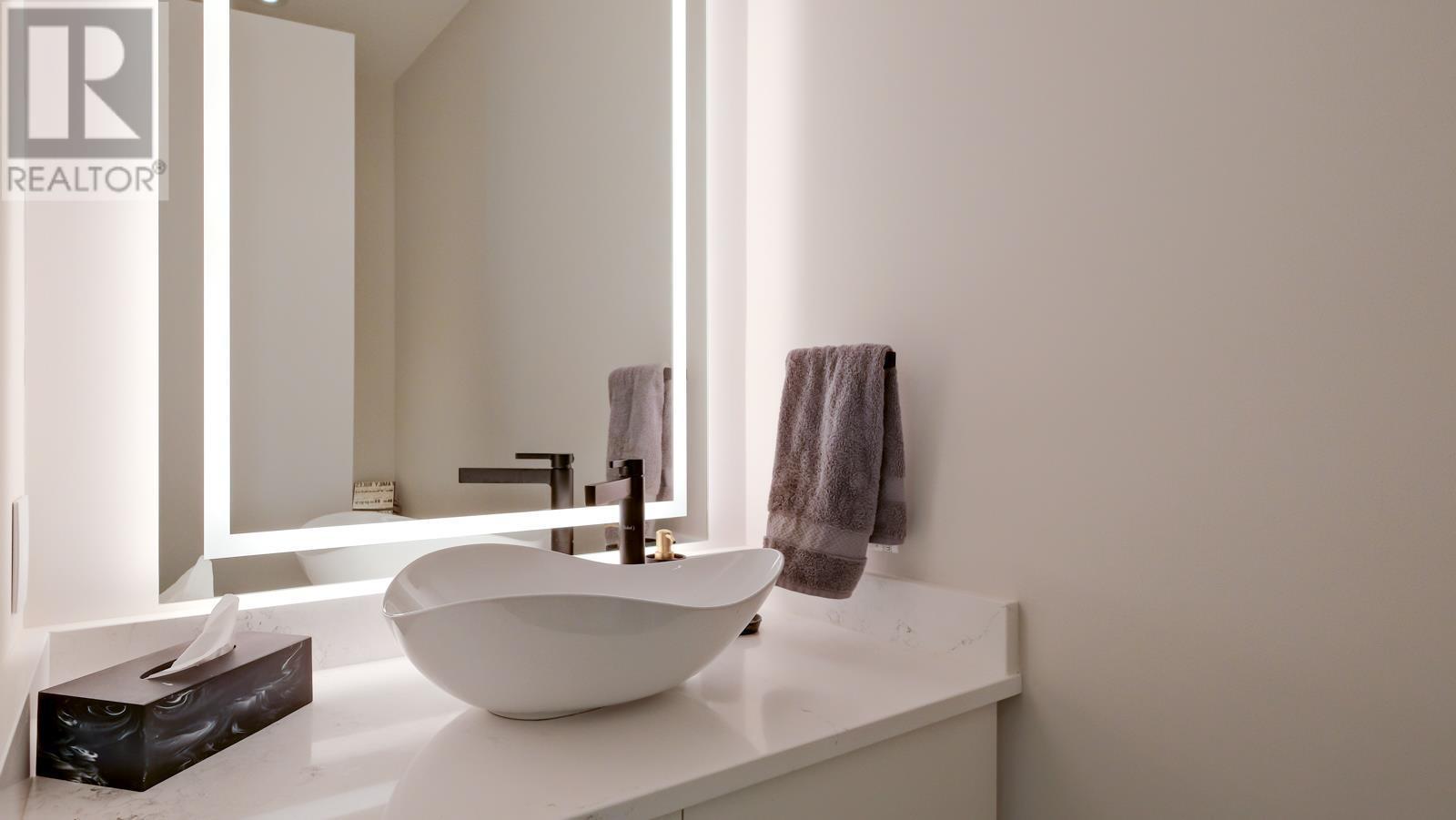 740 Pinehaven Court. Kelowna, British Columbia