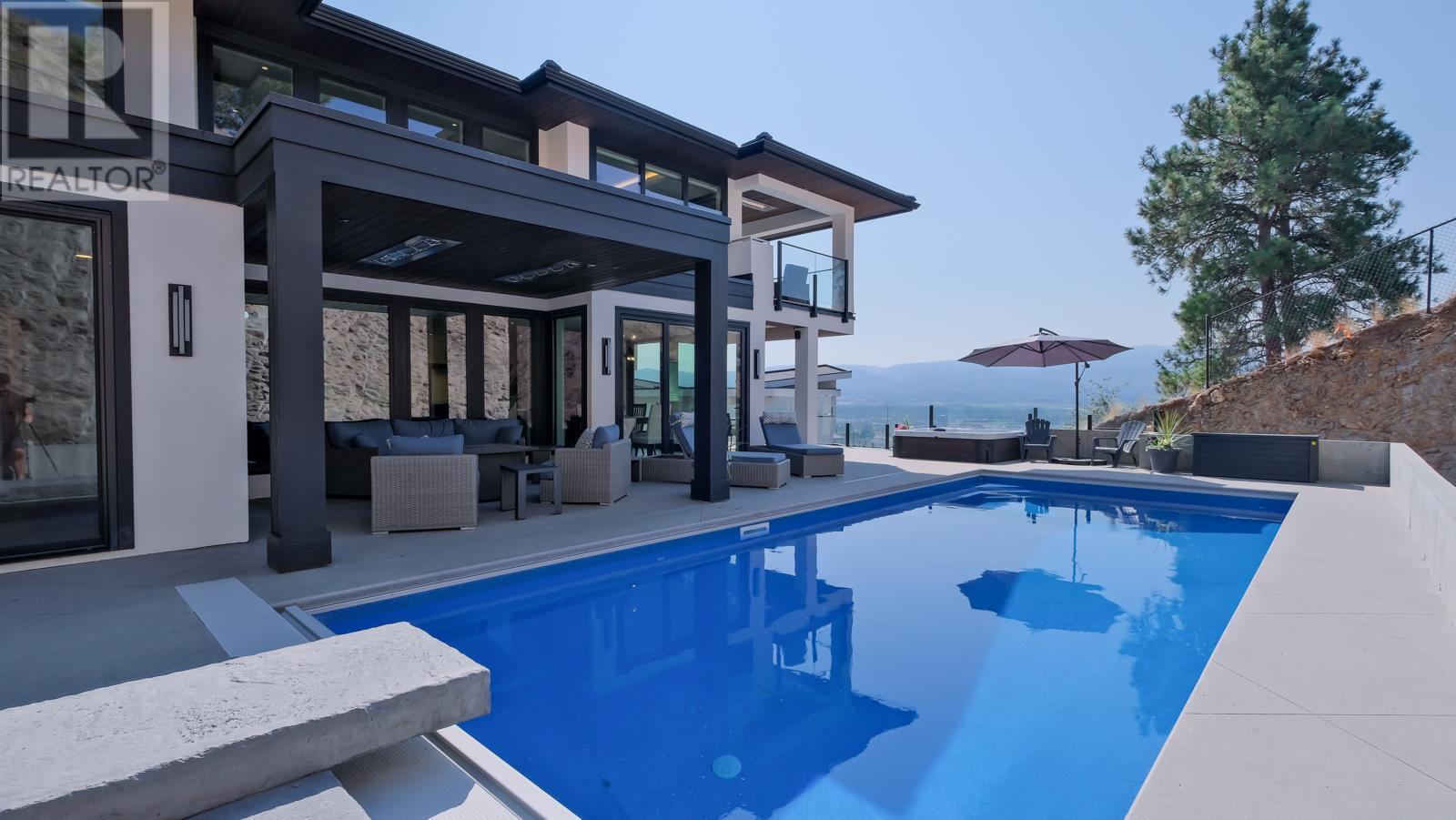 740 Pinehaven Court. Kelowna, British Columbia