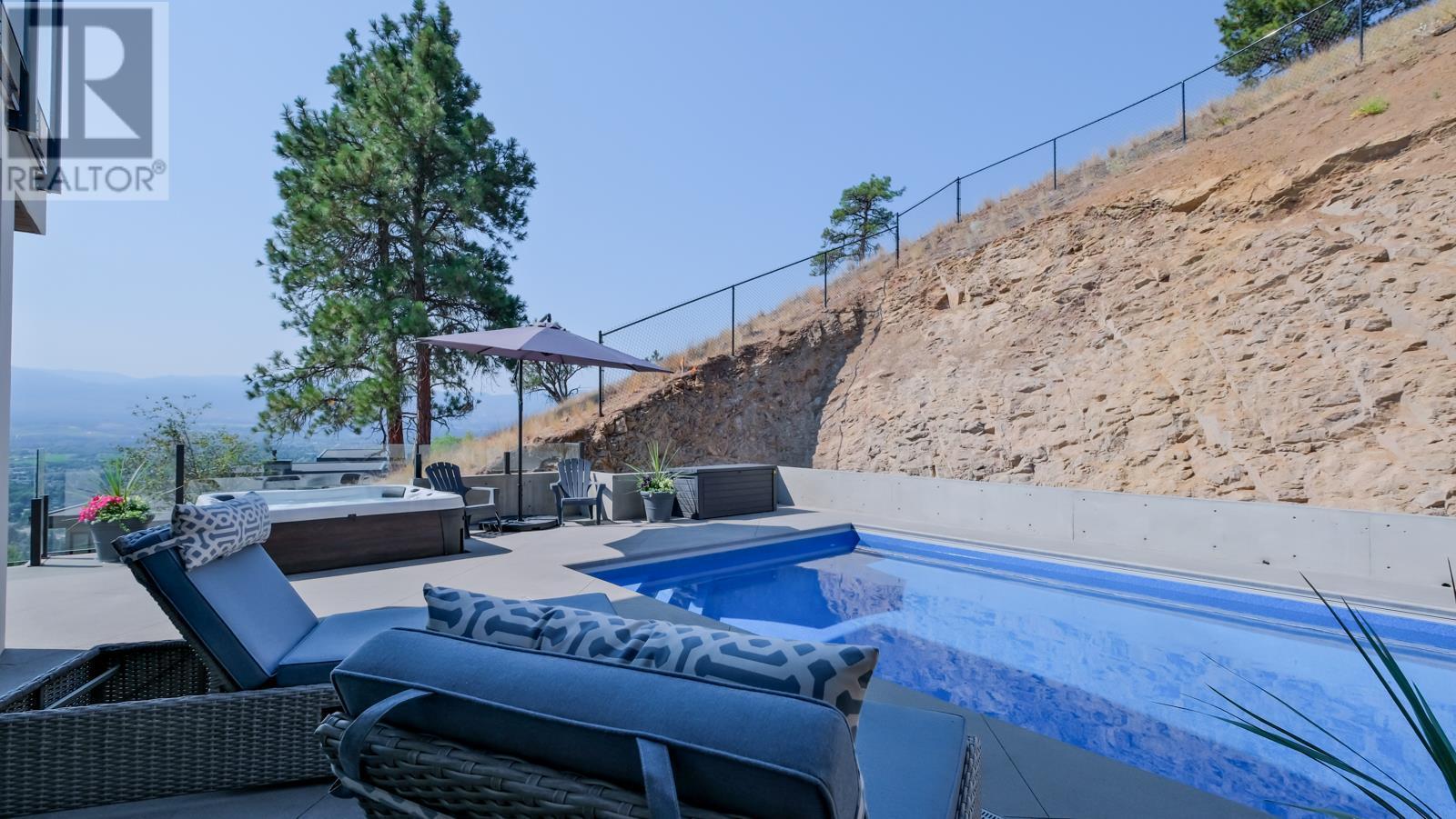 740 Pinehaven Court. Kelowna, British Columbia