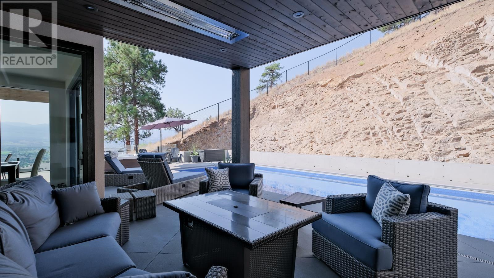 740 Pinehaven Court. Kelowna, British Columbia